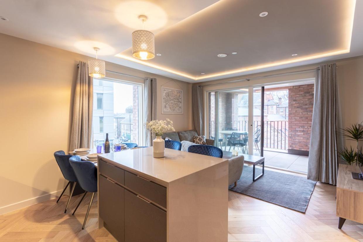 Luxury 2 Bedroom Apartment With Free Parking In The Heart Of York Exterior foto